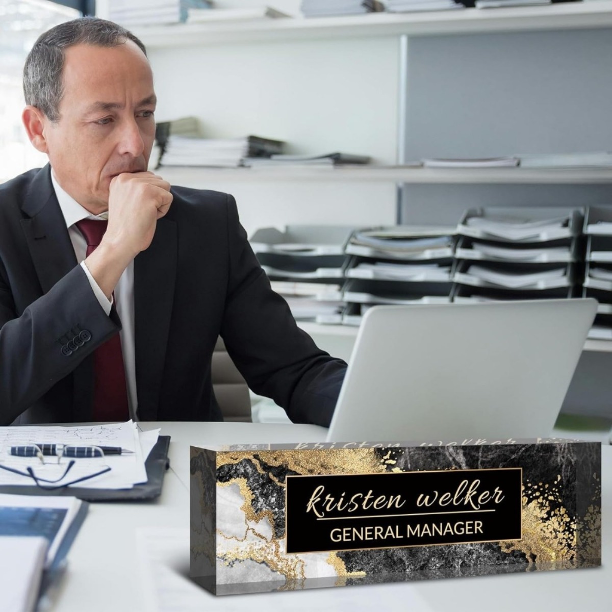 [2D Flat] Black Gold Marble Pe - مراجعة Desk Name Plate وسعره