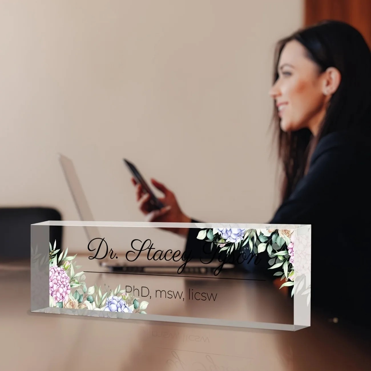 2D Flat Transparent Acrylic Te - مراجعة Desk Name Plate وسعره