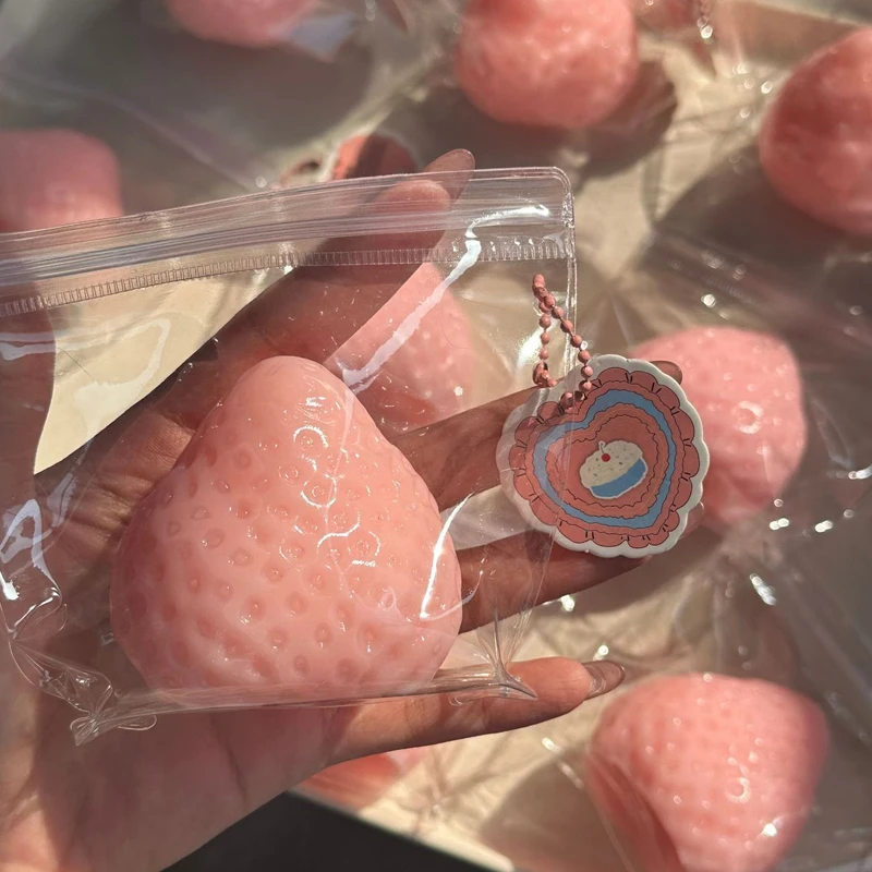 Strawberry Taba Squishy Fidget - مراجعة Stationery Office وسعره