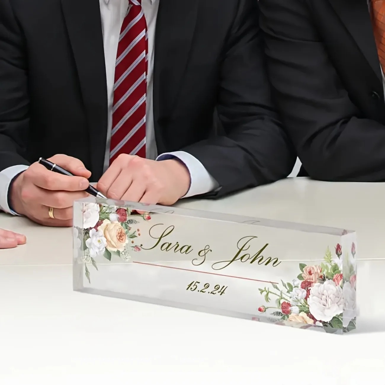 Custom 2D Flat Acrylic Desk Na - مراجعة Desk Name Plate وسعره