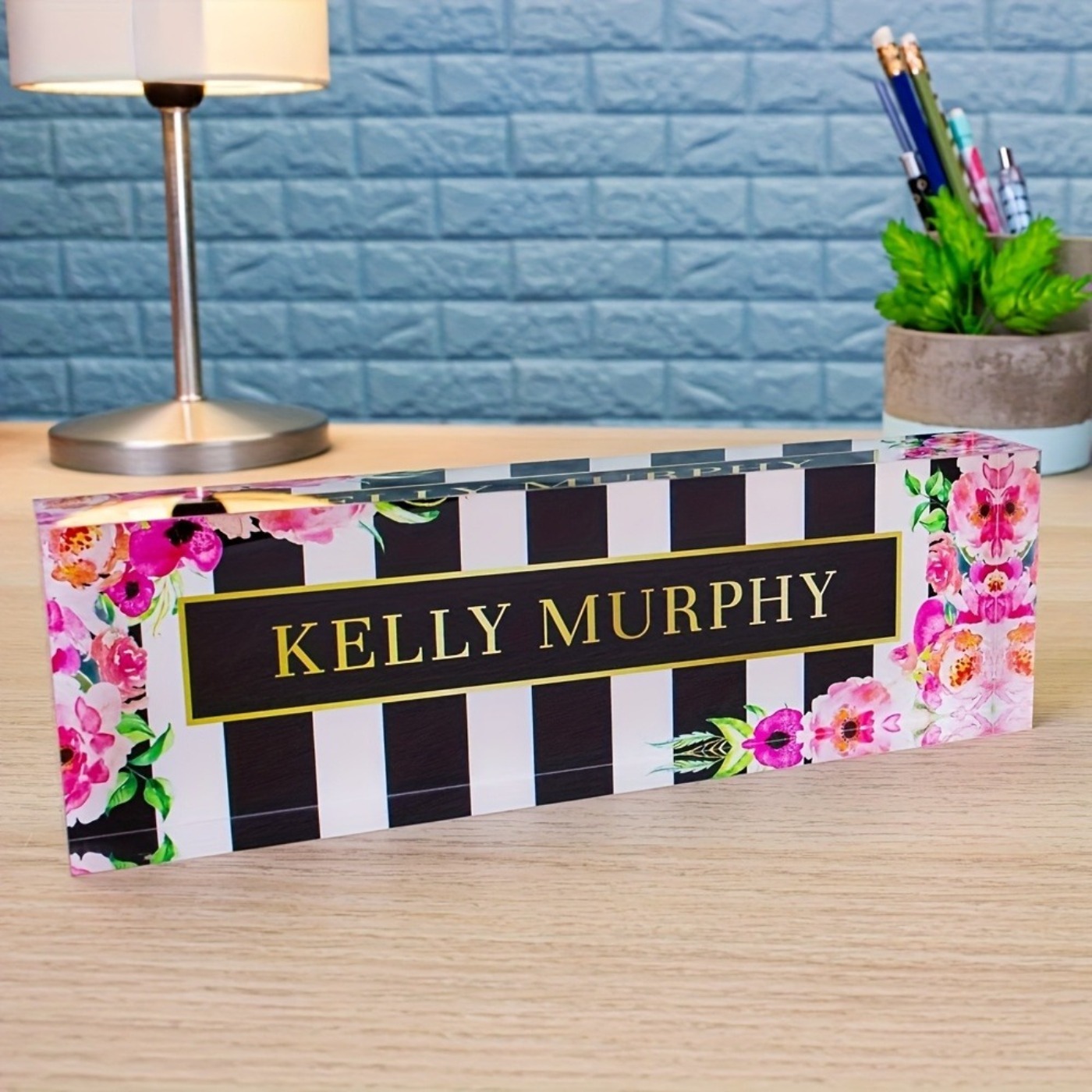 2D Flat Acrylic Nameplate, Flo - مراجعة Desk Name Plate وسعره
