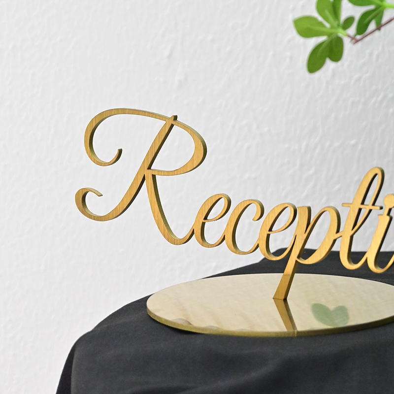 Desktop 3D Lettering Logo Stan - مراجعة Desk Name Plate وسعره