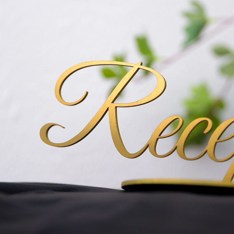 Desktop 3D Lettering Logo Stan - مراجعة Desk Name Plate وسعره